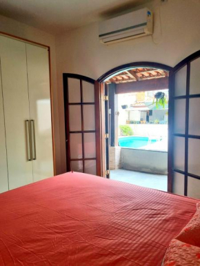 Casa com piscina perto da praia